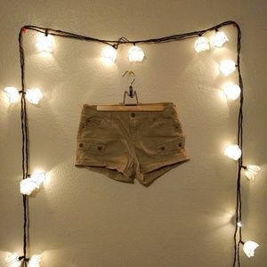 Light beige Celebrity Pink short shorts.